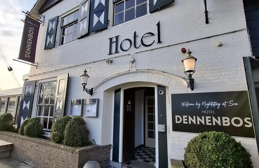 Strandhotel Dennenbos-1