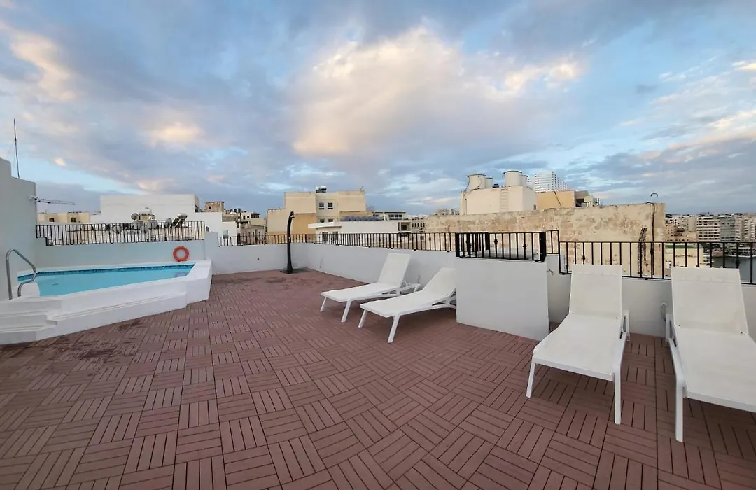 Carlton Hotel-1