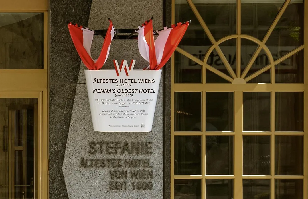 Hotel Stefanie-1