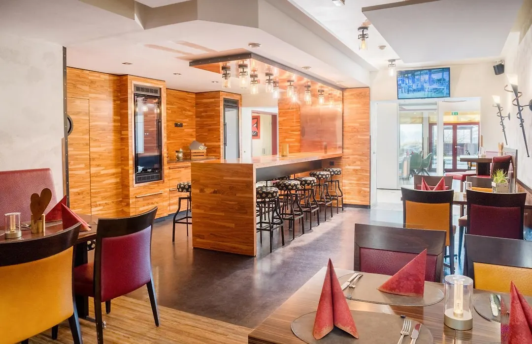 Balland'S Hotel & Restaurant-1