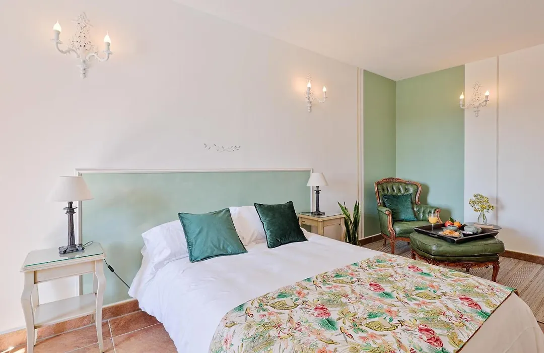 Hostellerie du Cigalou - Les Collectionneurs-1