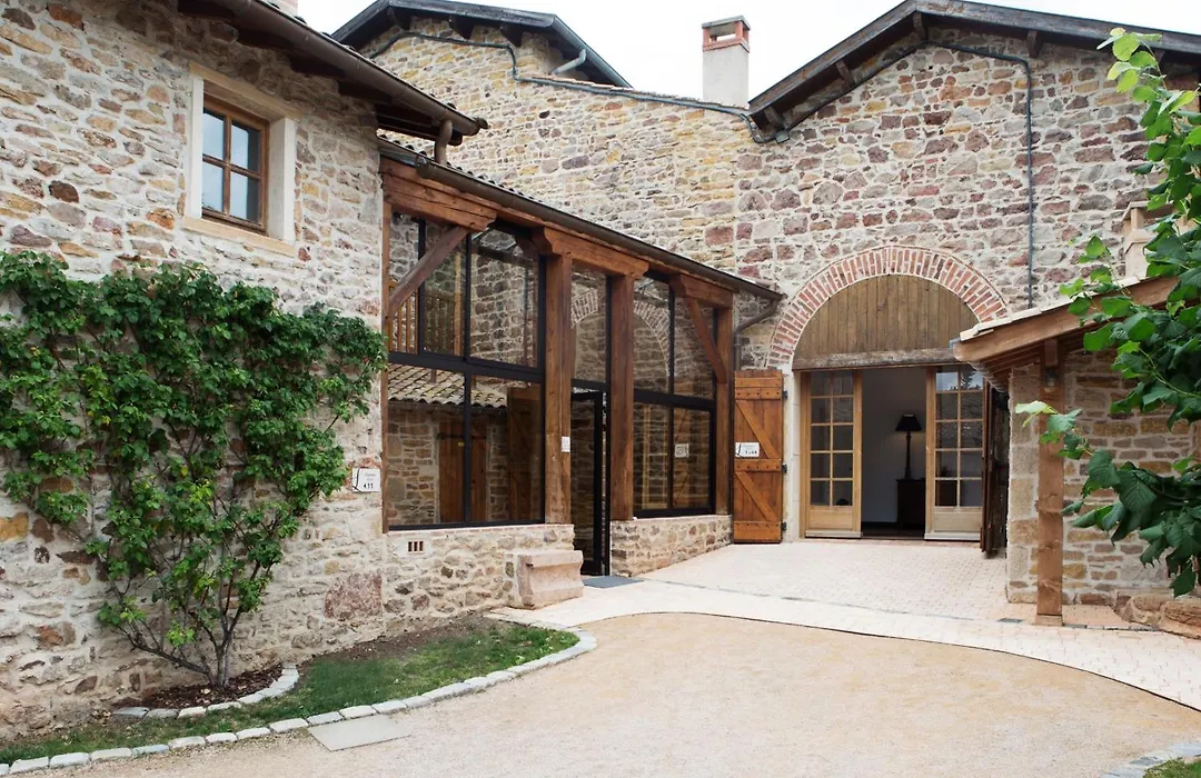 Logis Hôtel et Spa le Savigny-1