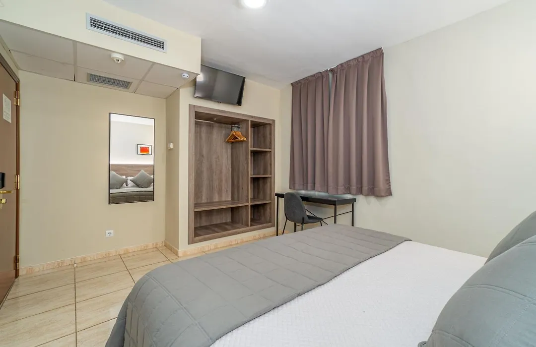 Hotel Montmar-1