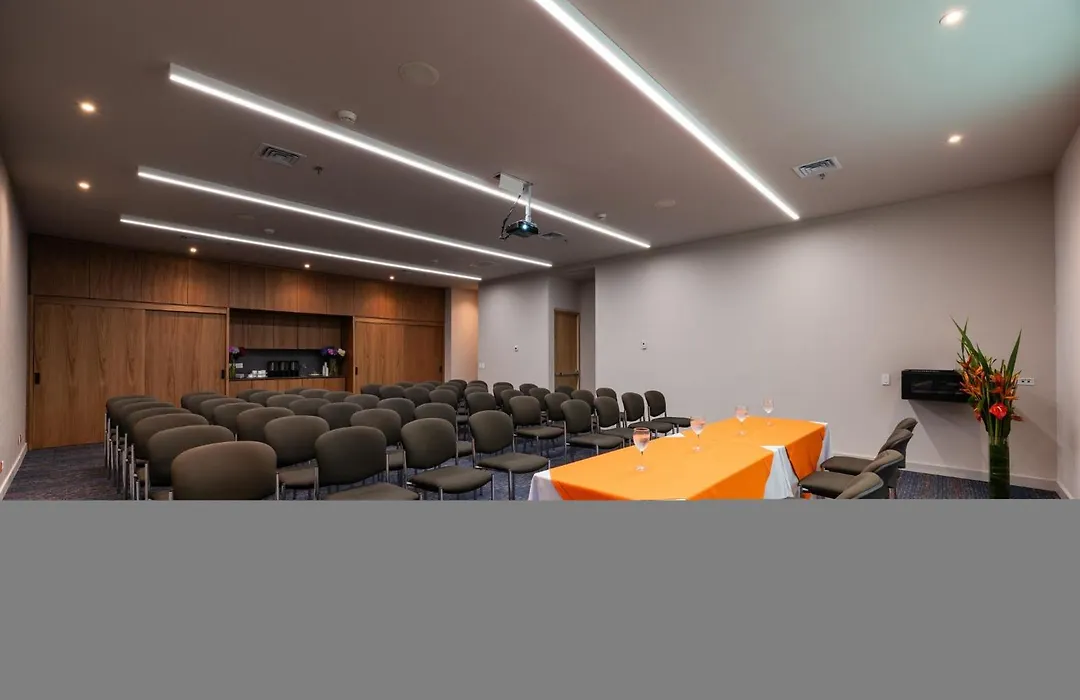 Hotel Holiday Inn Express & Suites Medellin By Ihg-1