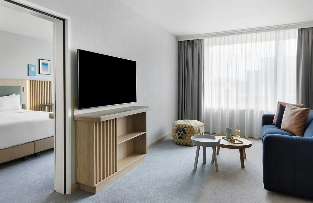 Courtyard By Marriott Zurich North-1