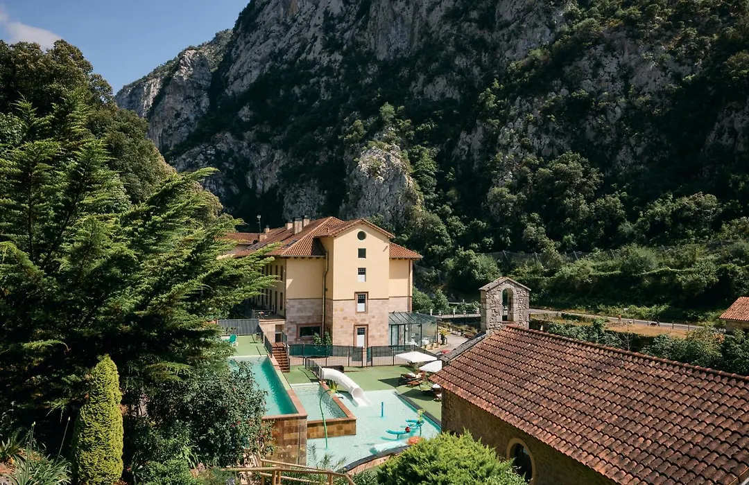Hotel Balneario La Hermida-1