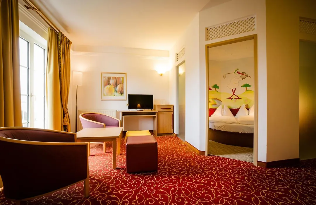 Thermenhotel Vier Jahreszeiten-1