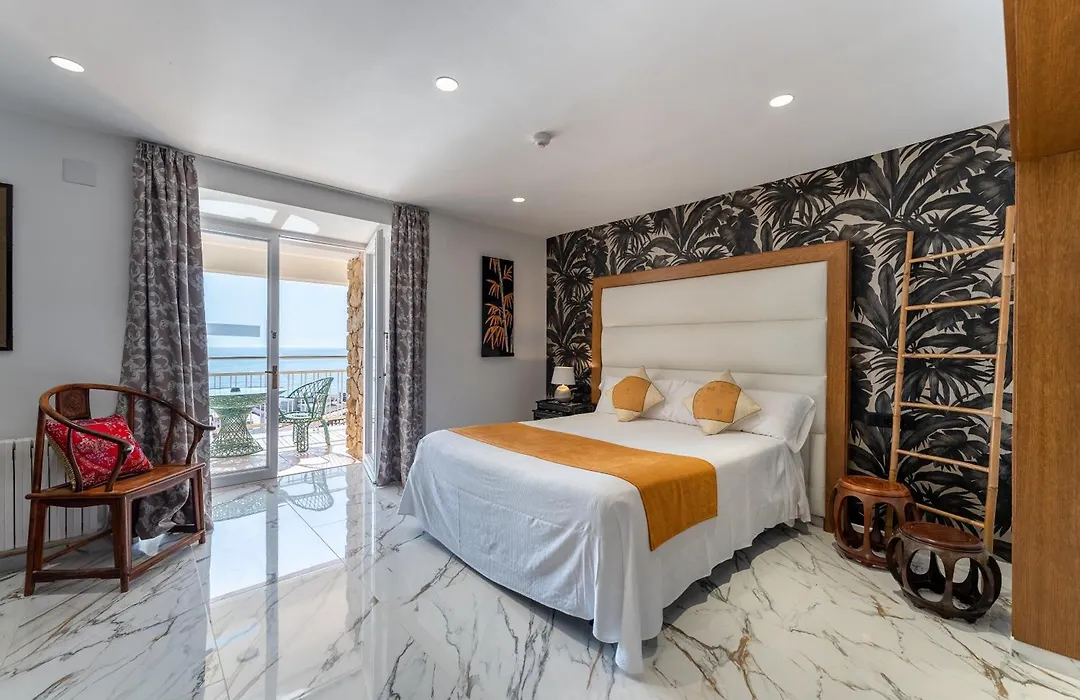 Hotel Roger De Flor By Seleqtta-1