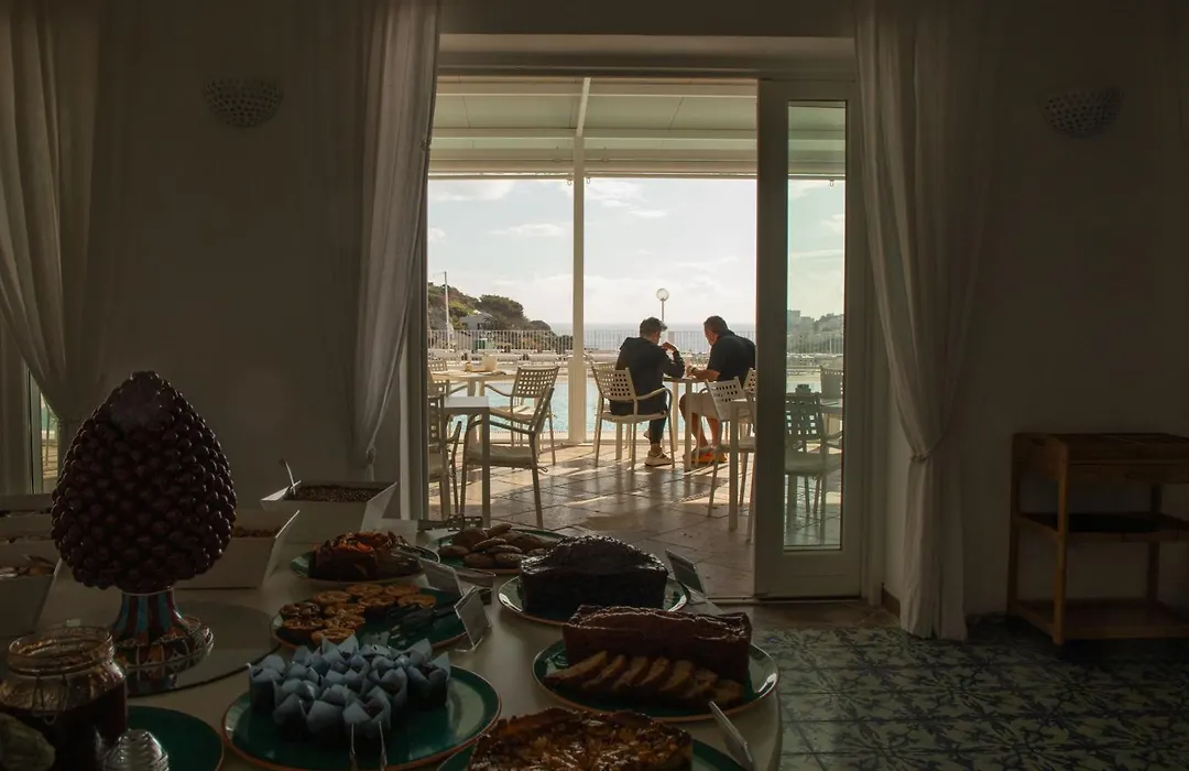 Hotel Chiaia Di Luna-1