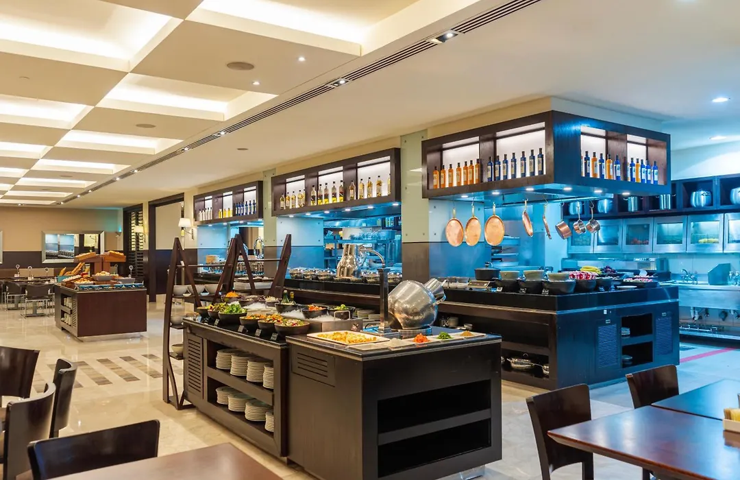 Hyatt Regency Dubai - Corniche-1