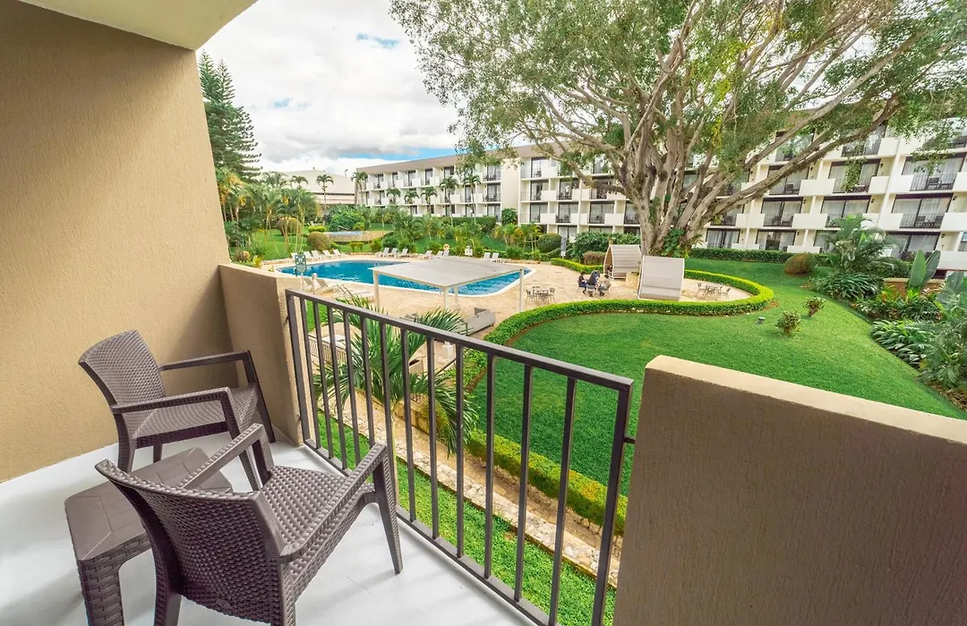 Irazu Hotel & Studios-1