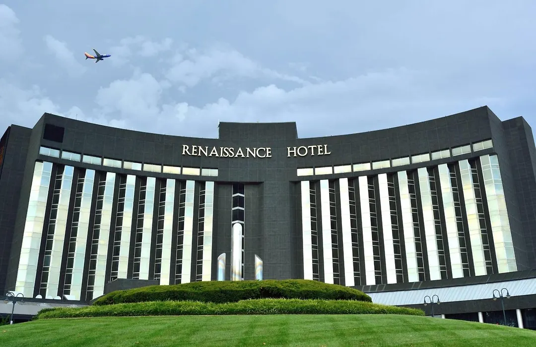 Renaissance St. Louis Airport Hotel-1