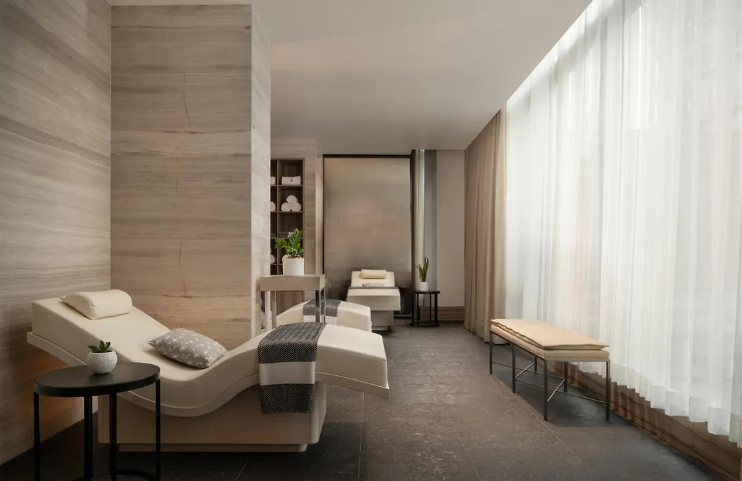 Four Seasons Hotel Toronto-1