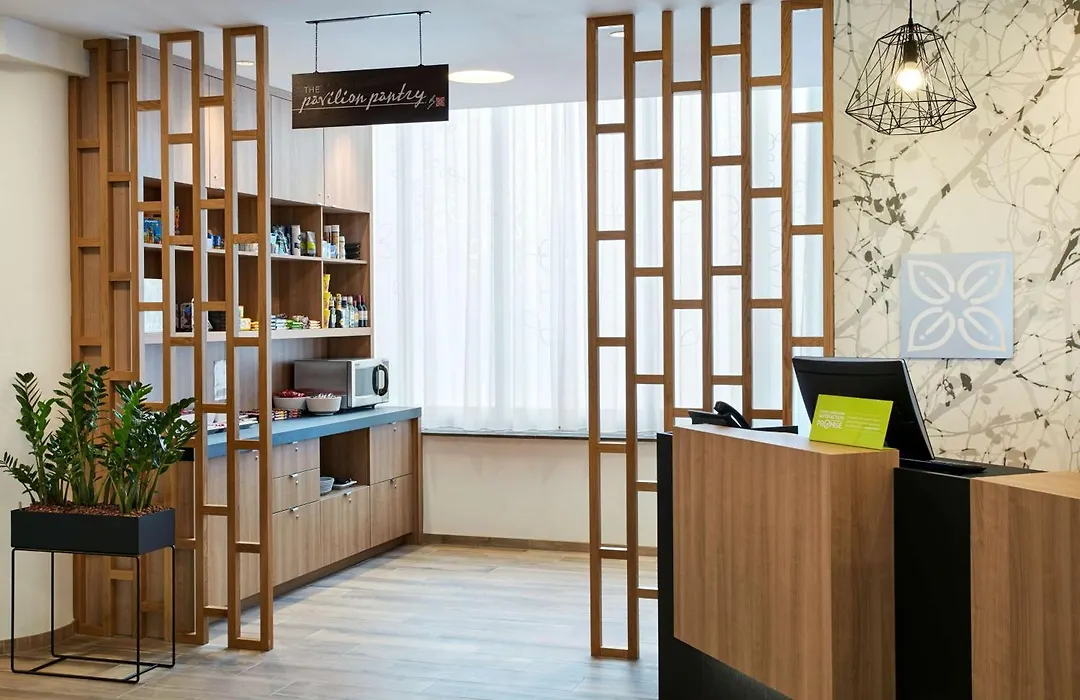 Hilton Garden Inn Brussels City Centre-1