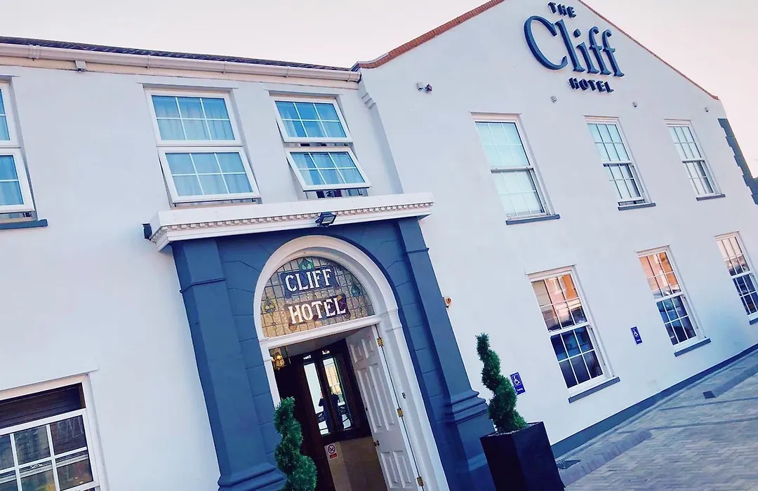 Cliff Hotel-1