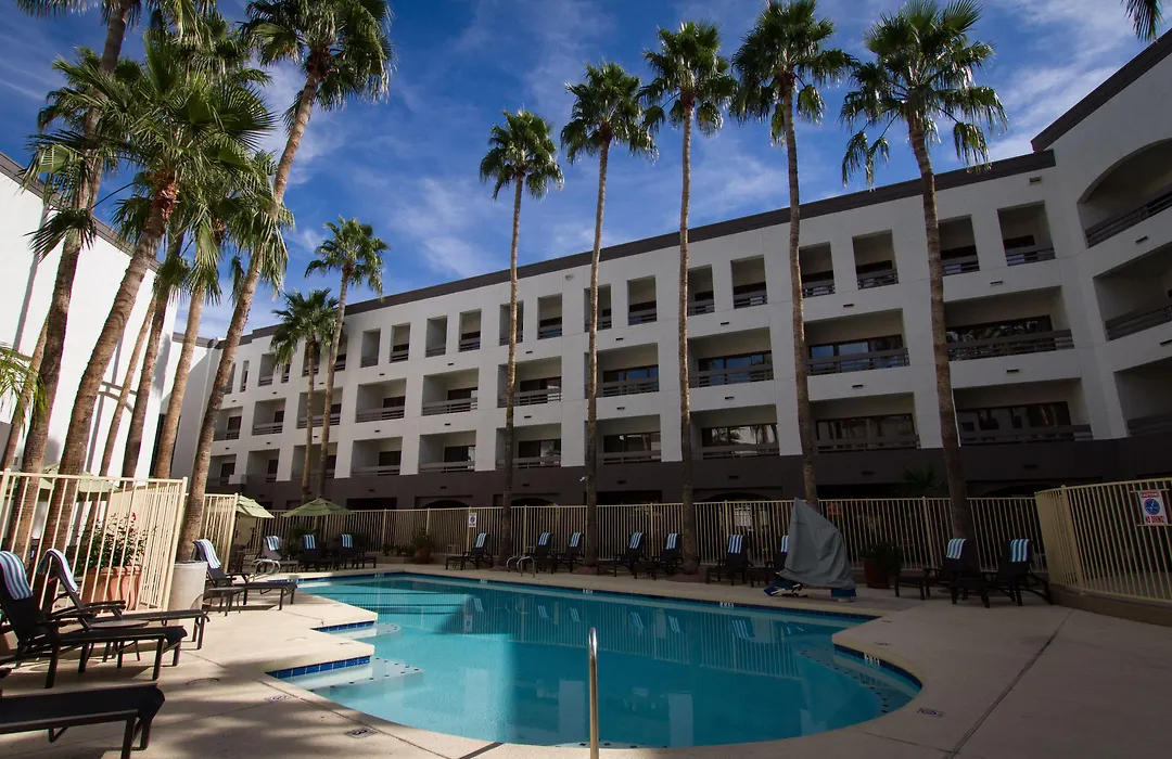 Hilton Phoenix Airport-1