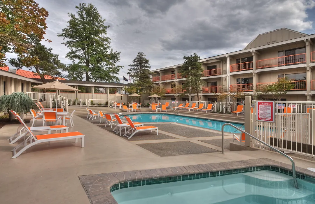 Ashland Hills Hotel & Suites-1