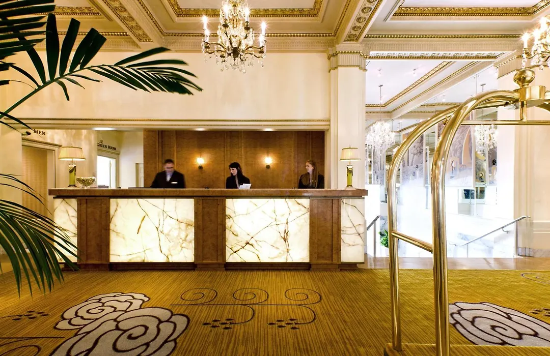 Hotel Deluxe-1