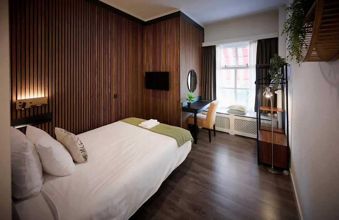 Harbour Hub Hotel-1
