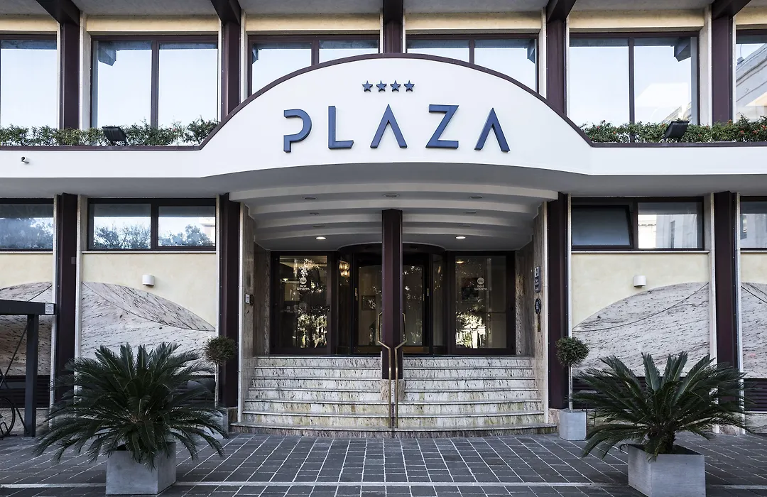 Hotel Plaza-1