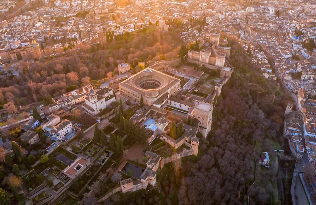 Alhambra Palace Hotel-1