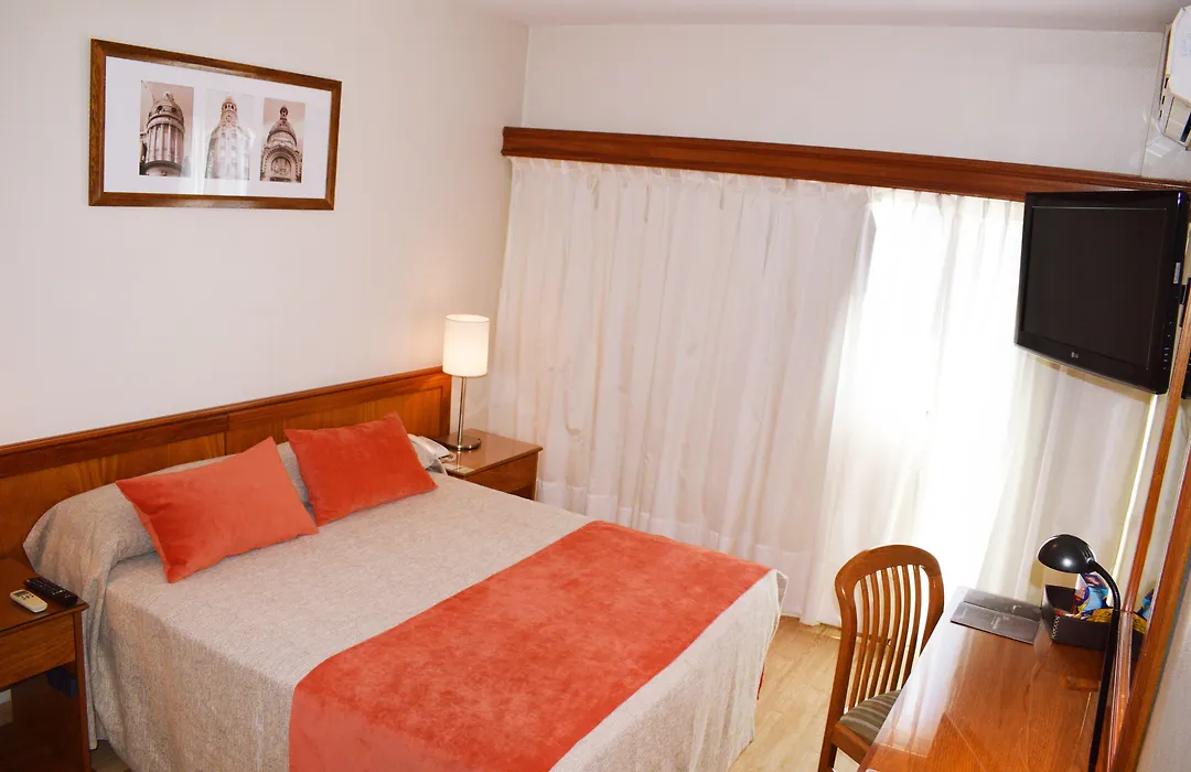 Hotel Solans Carlton-1