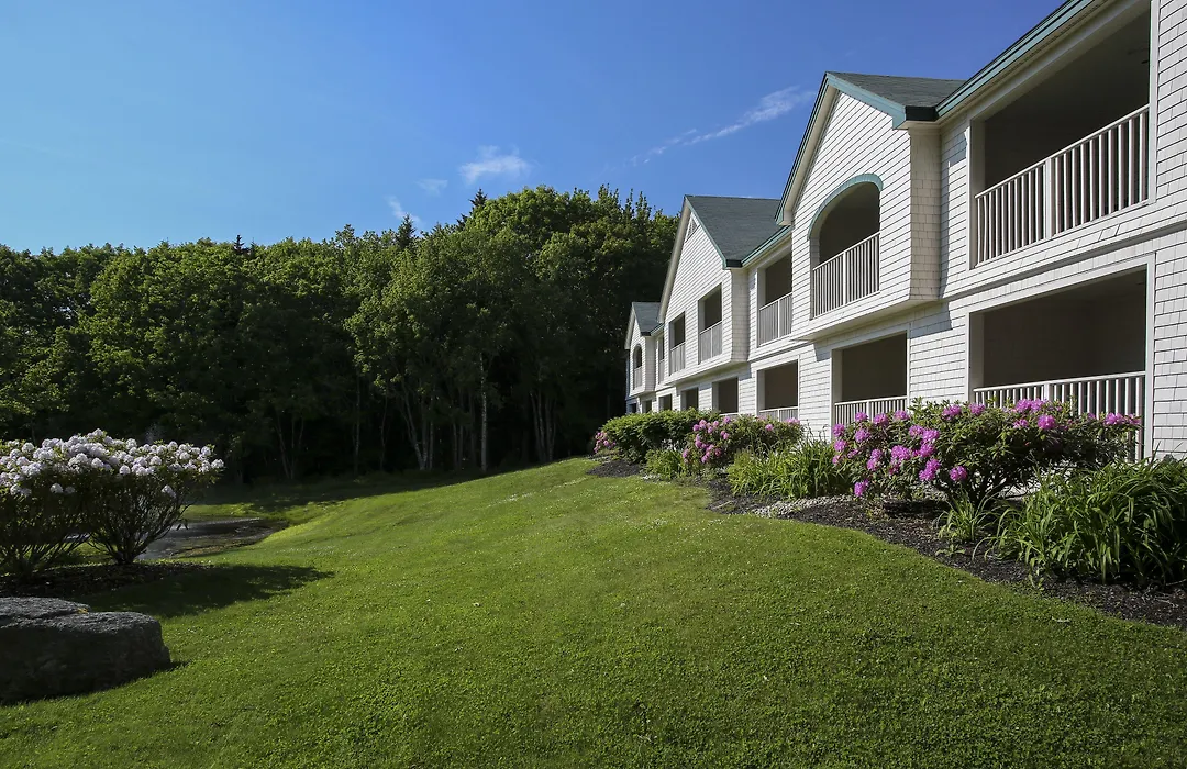 Spruce Point Inn Resort And Spa-1