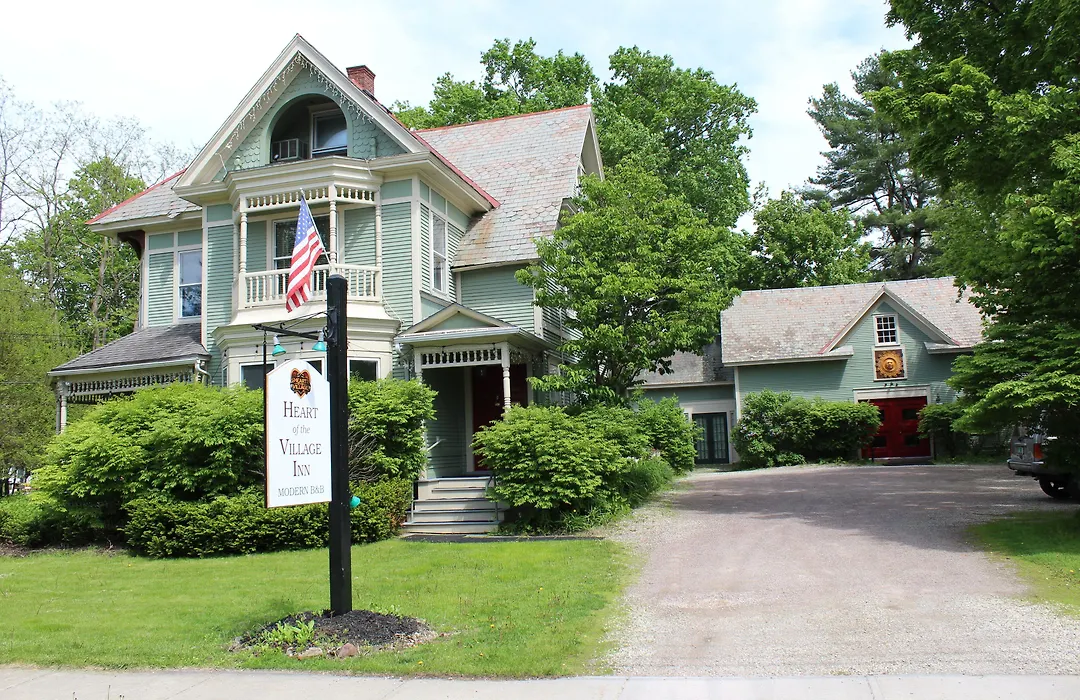 Heart Of The Village Bed & Breakfast In Shelburne Vt-1