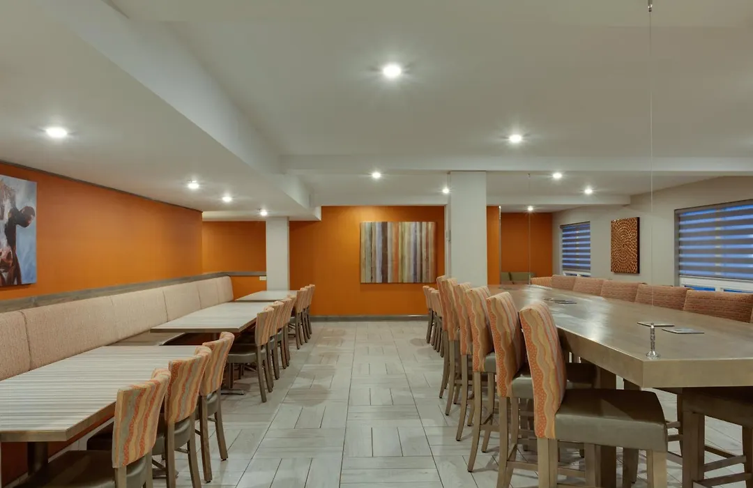 Holiday Inn Express Hotel & Suites Uptown Fredericton By Ihg-1