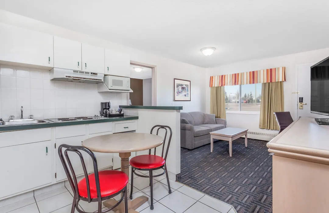 Super 8 By Wyndham Stettler-1