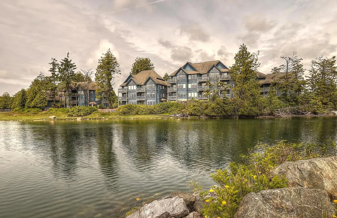 Waters Edge Shoreside Suites-1
