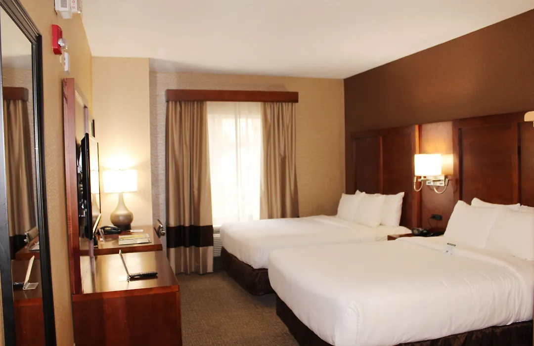 Quality Suites Nyc Gateway-1