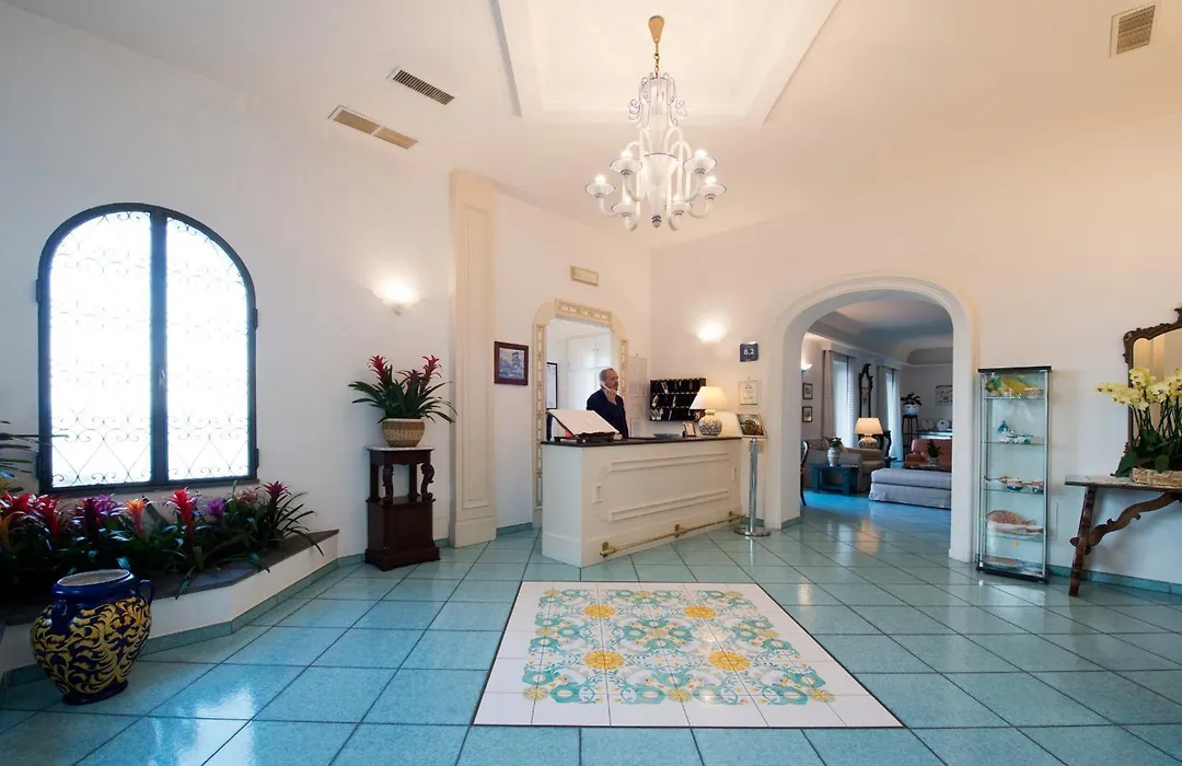 Hotel Aurora-1