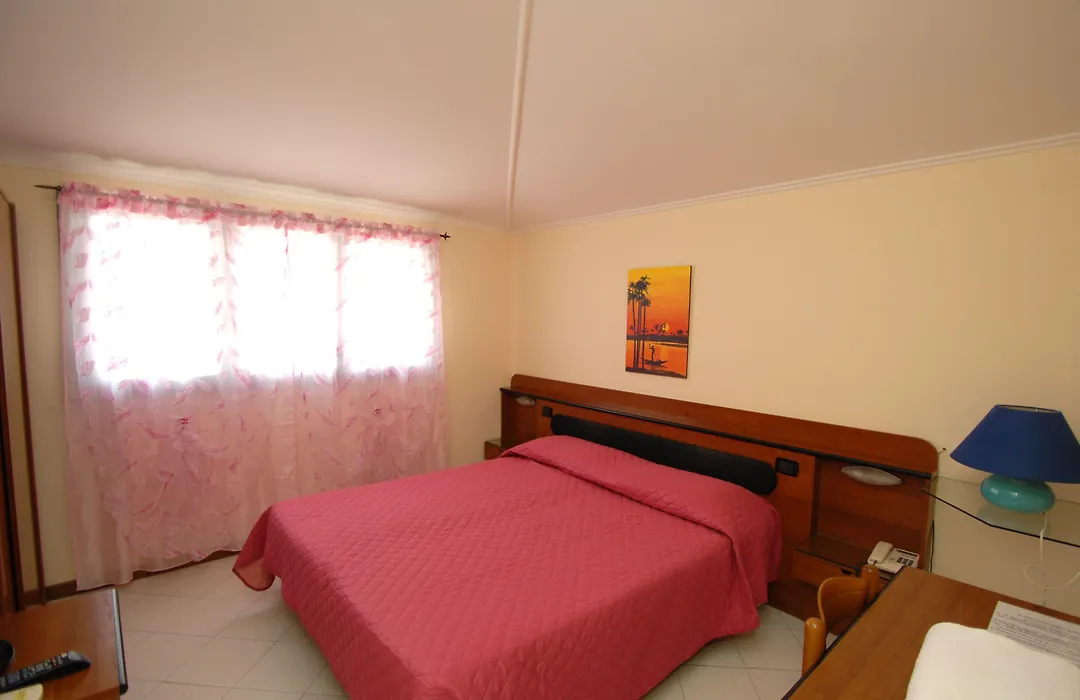 Hotel Baia Del Sorriso-1