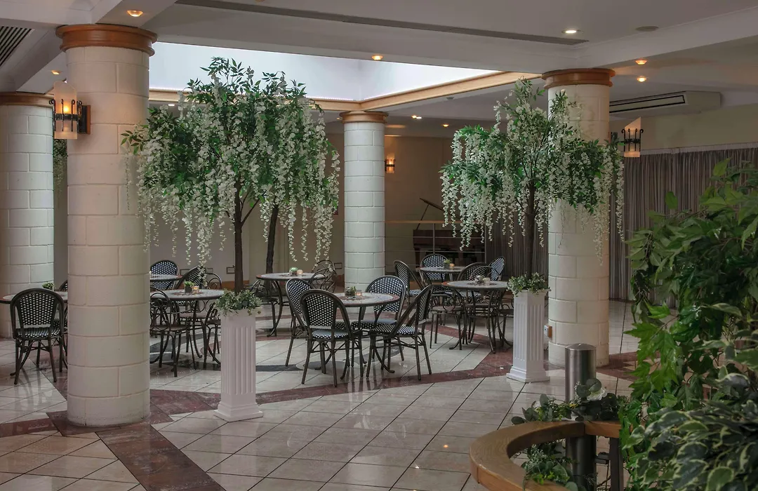 Best Western Premier Suites Hotel & Spa Liverpool-Knowsley-1