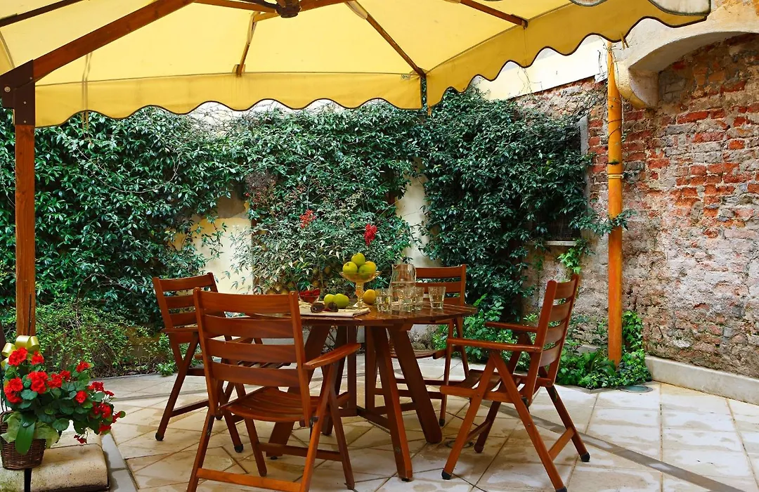 Hotel Ca' Dei Conti-1