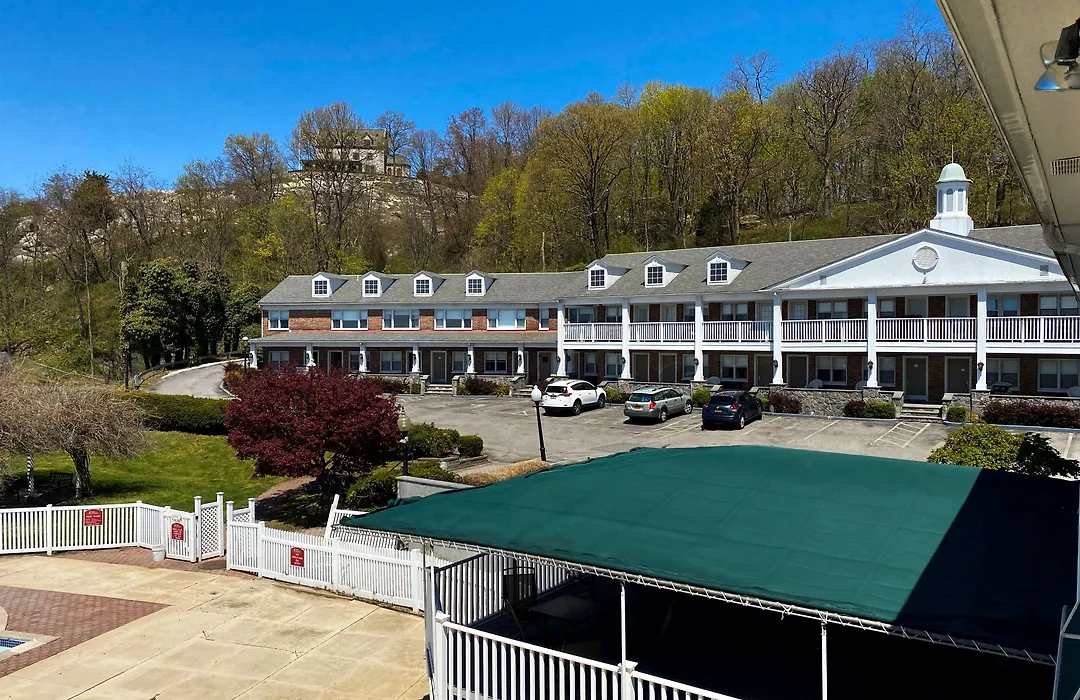 Inn On The Hudson-1