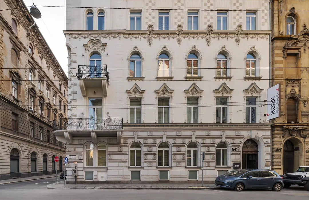 Ikonik Parlament-1