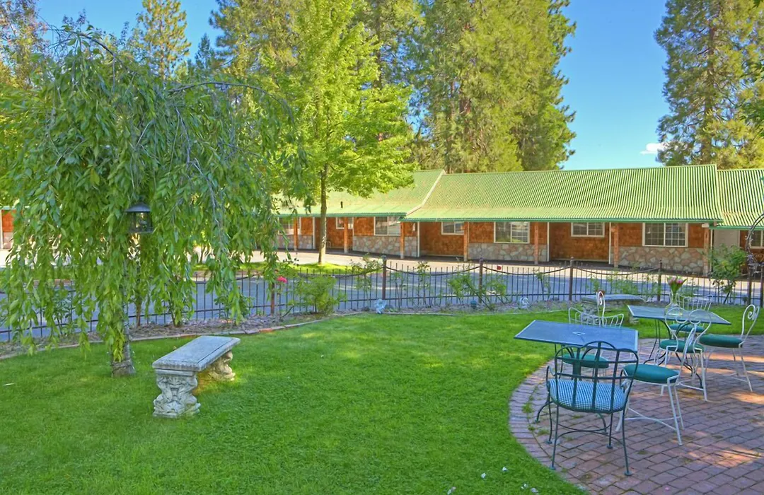 Strawberry Valley Inn-1