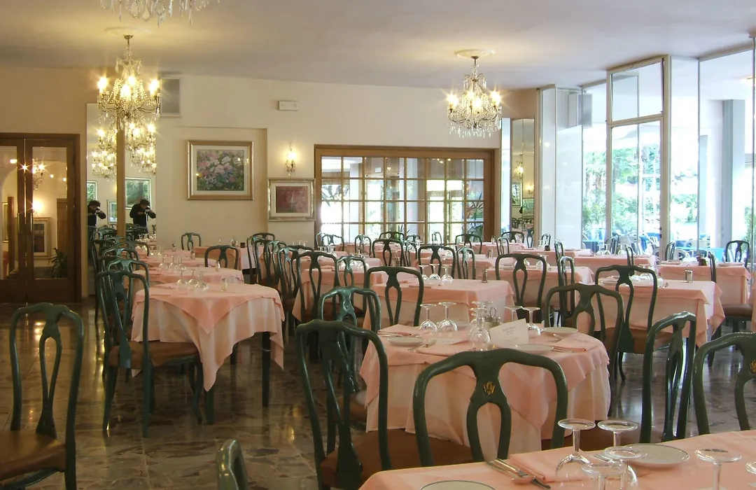 Hotel Royal-1
