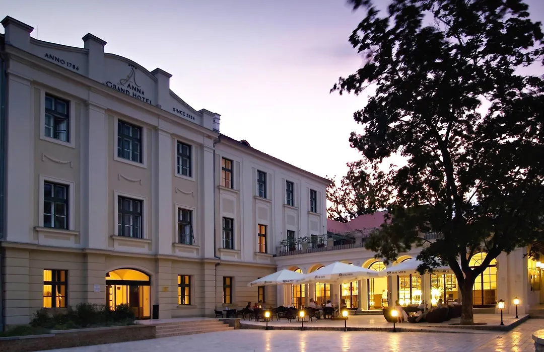 Anna Grand Hotel-1