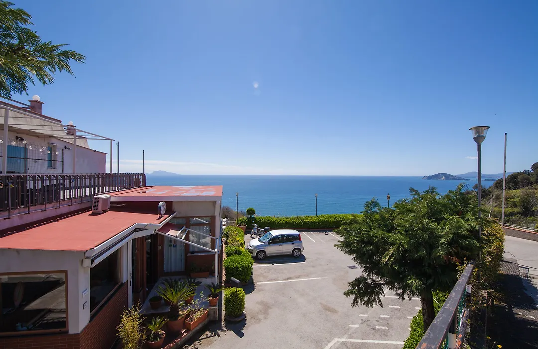 Mini Hotel-1