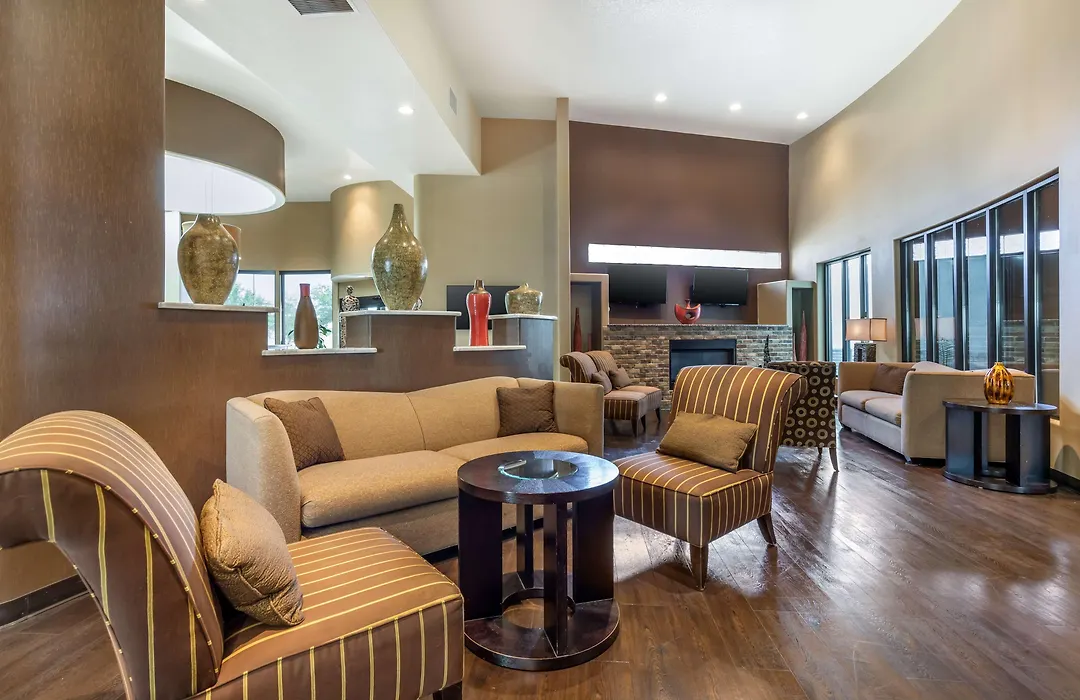 Best Western Plus Lackland Hotel And Suites.-1