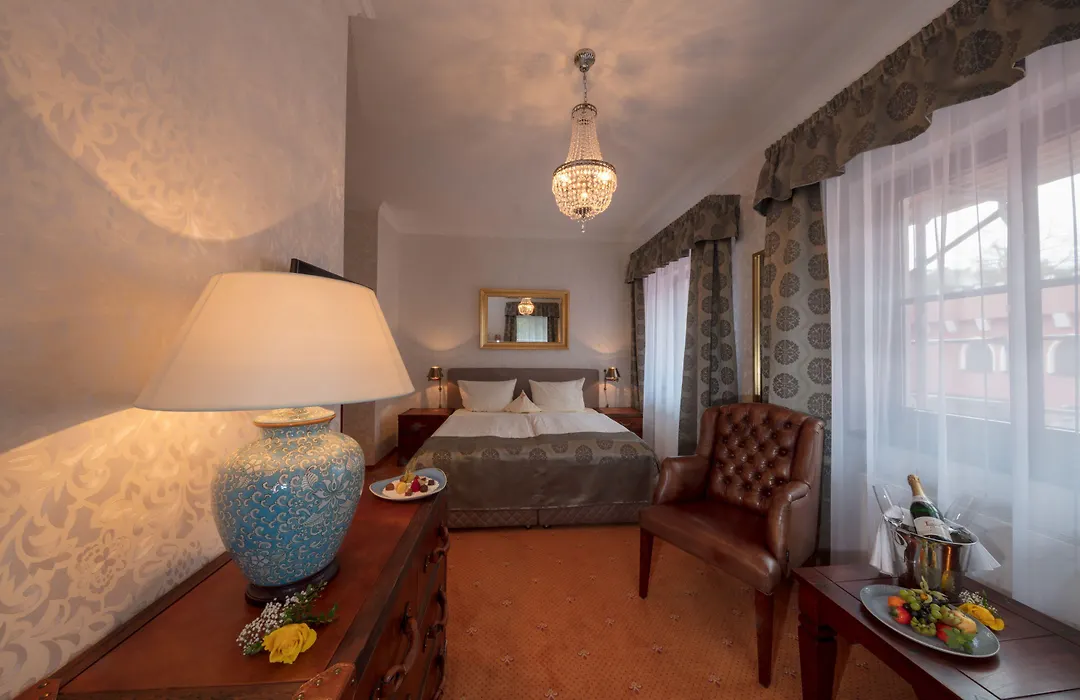 The Lakeside - Burghotel zu Strausberg-1