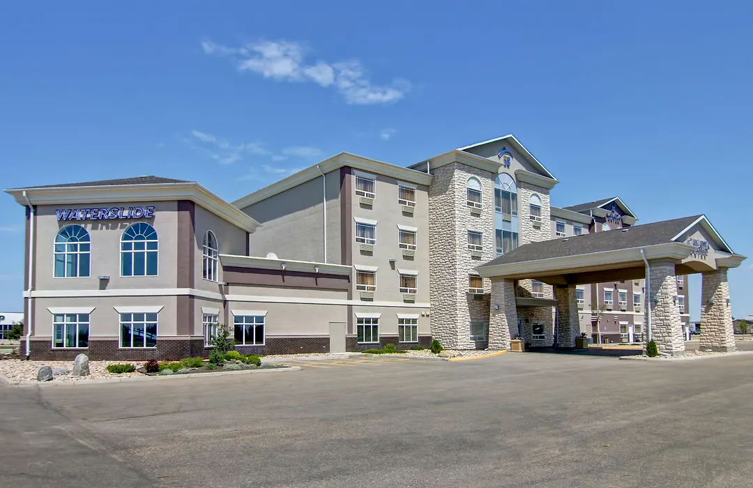 Canalta Hotel Moosomin-1