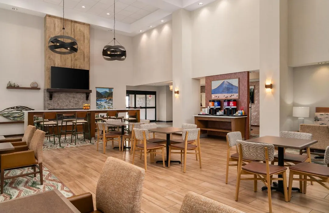 Hampton Inn & Suites Whitefish-1