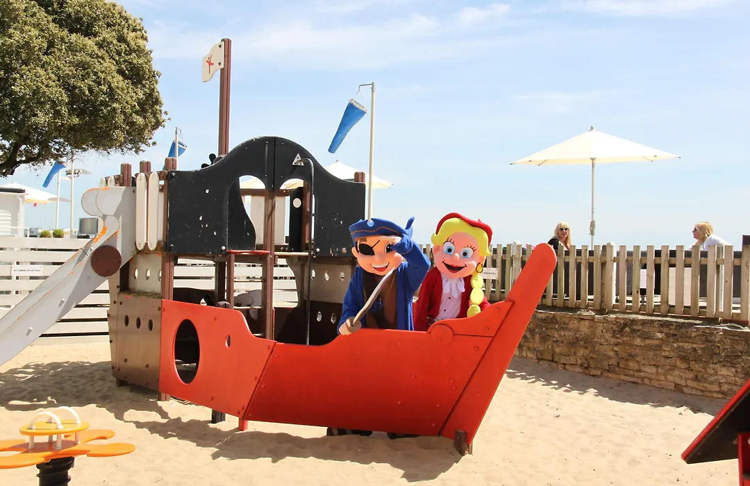 Sandbanks Hotel-1