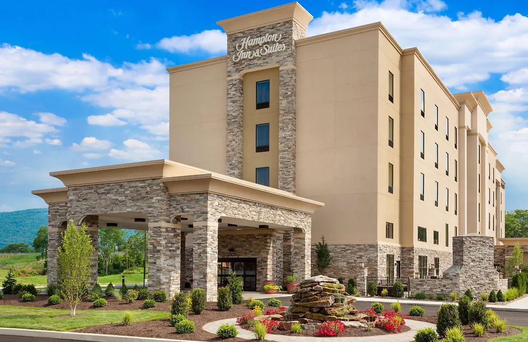 Hampton Inn & Suites Williamsport - Faxon Exit-1
