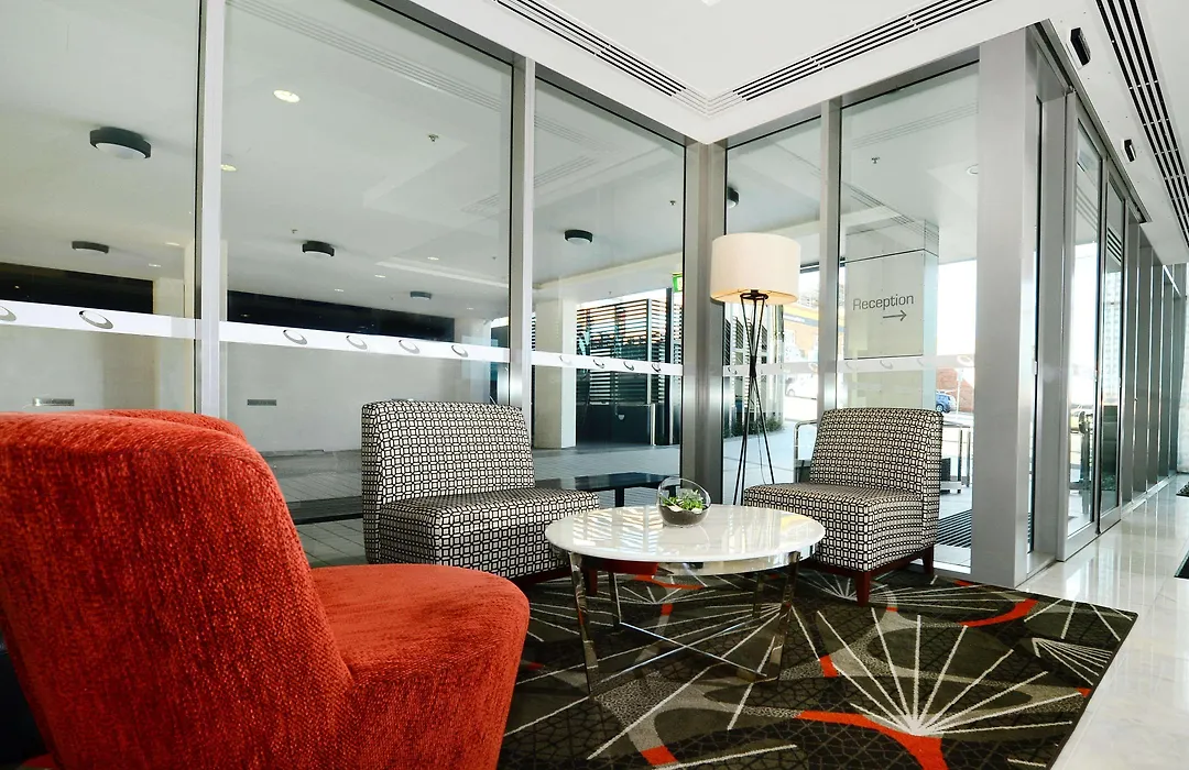 Oaks Gladstone Grand Hotel-1