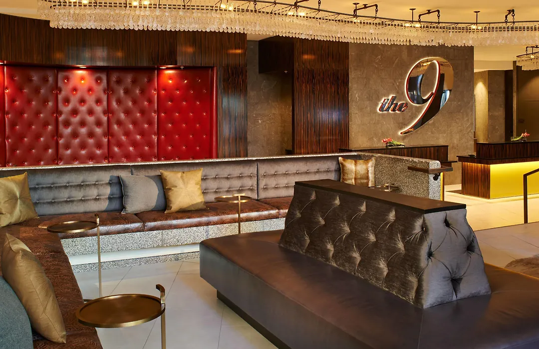 Metropolitan At The 9, Autograph Collection-1